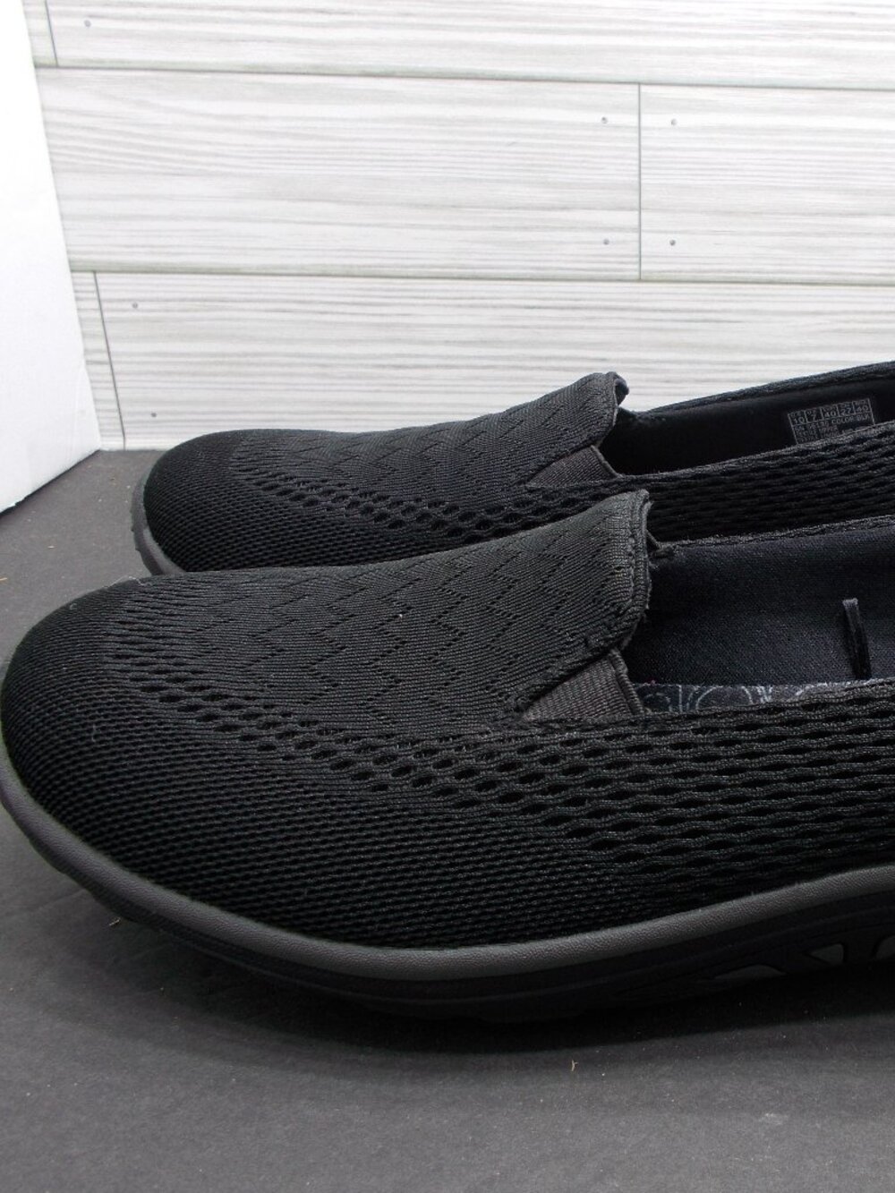 Skechers Women's Size 10 Relaxed Fit Air Cooled Memory Foam Slip on Shoes 56135